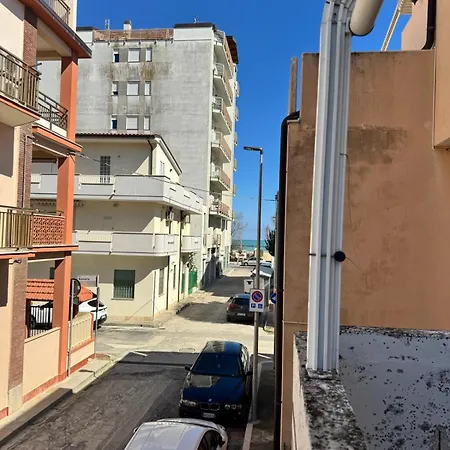 Apartman In Via Libia Fronte Mare Roseto